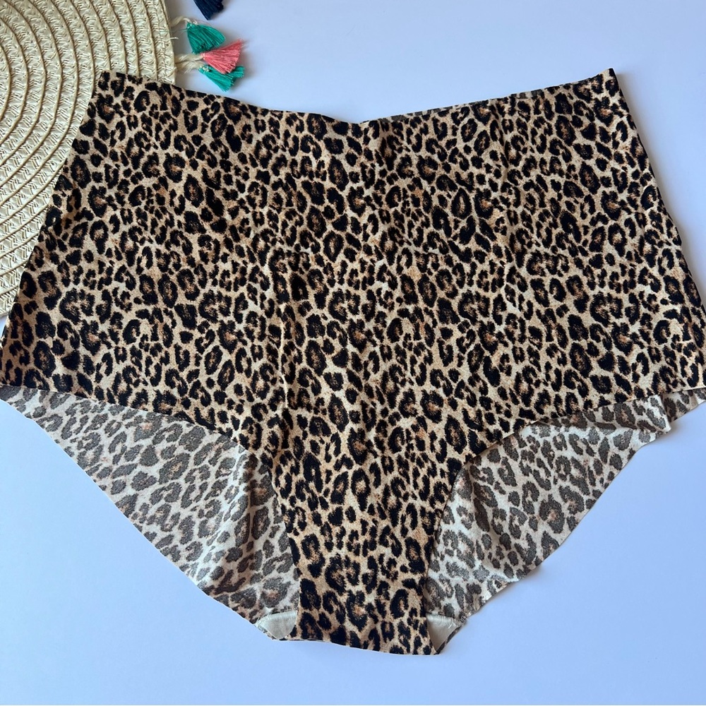 Victoria's Secret No-Show Modern Brief Panty Leopard Medium NEW